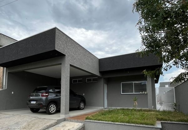 Casa de Condomínio à venda com 3 quartos, 250m² - Foto 1