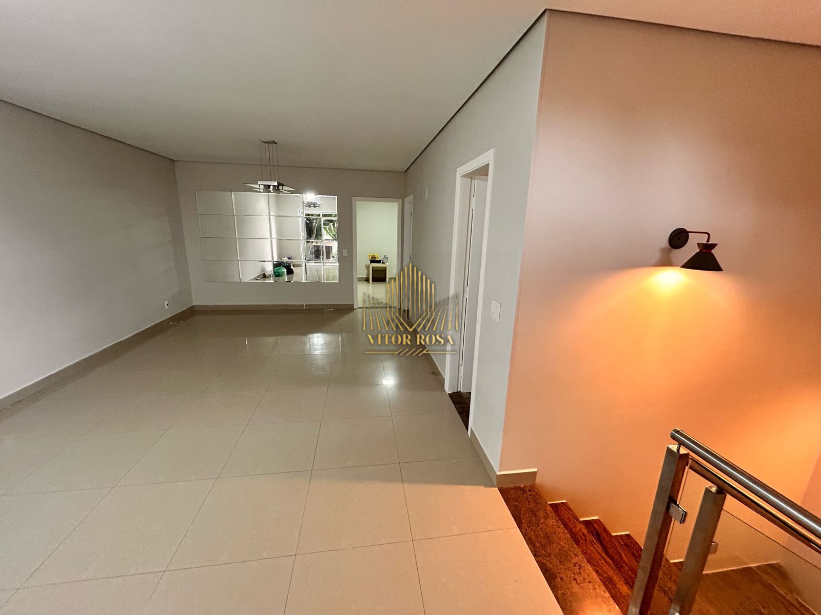 Casa de Condomínio para alugar com 3 quartos, 330m² - Foto 4