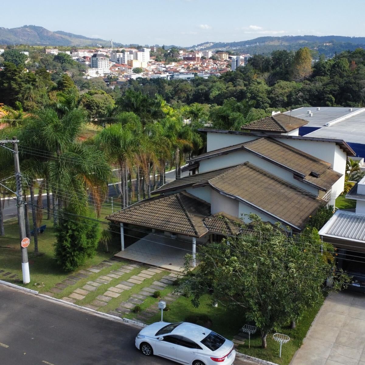 Casa de Condomínio para alugar com 4 quartos, 600m² - Foto 6