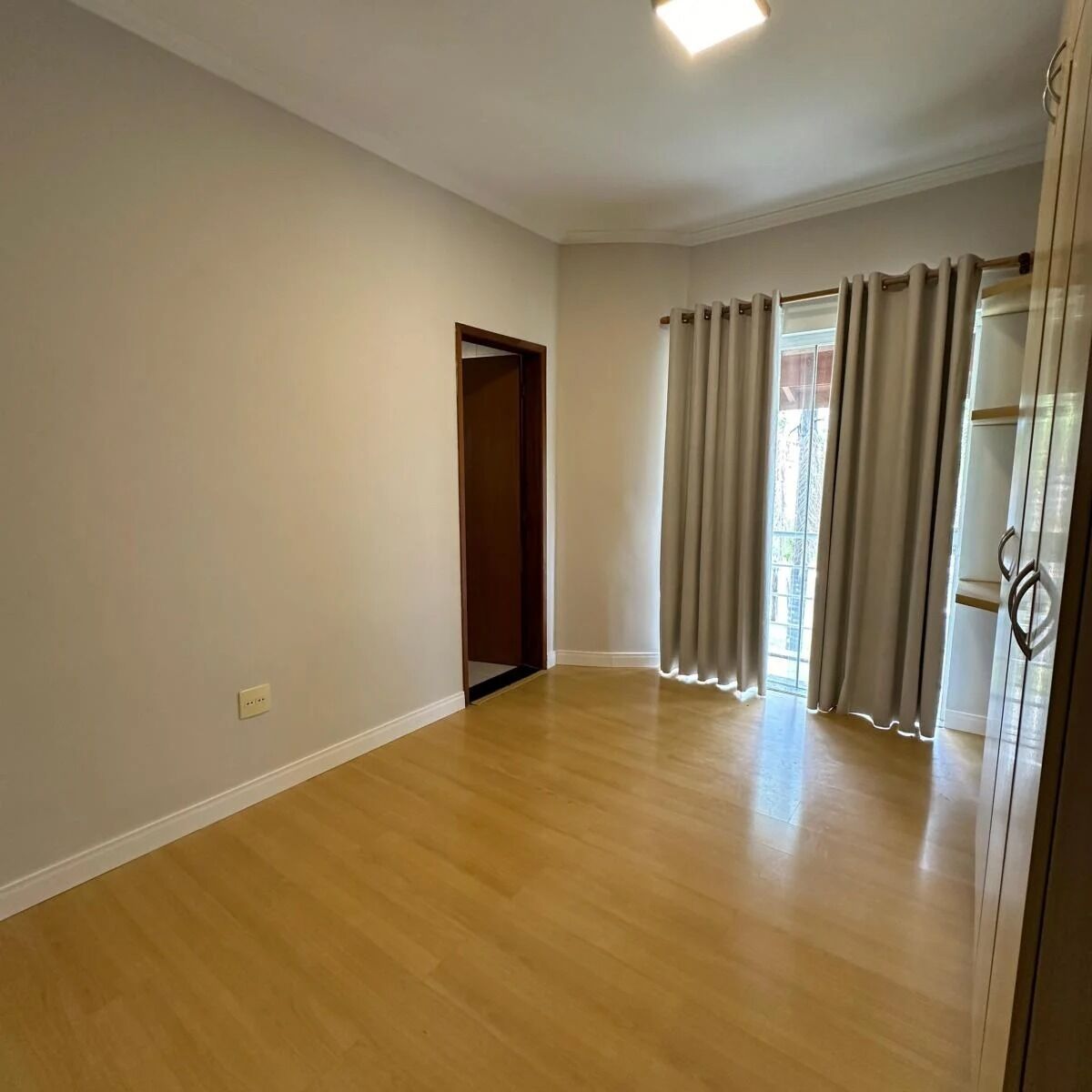 Casa de Condomínio para alugar com 4 quartos, 600m² - Foto 23