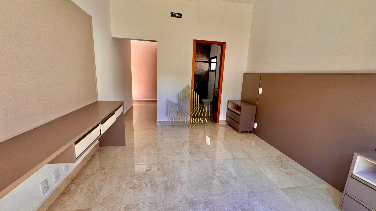 Casa de Condomínio para alugar com 3 quartos, 250m² - Foto 5