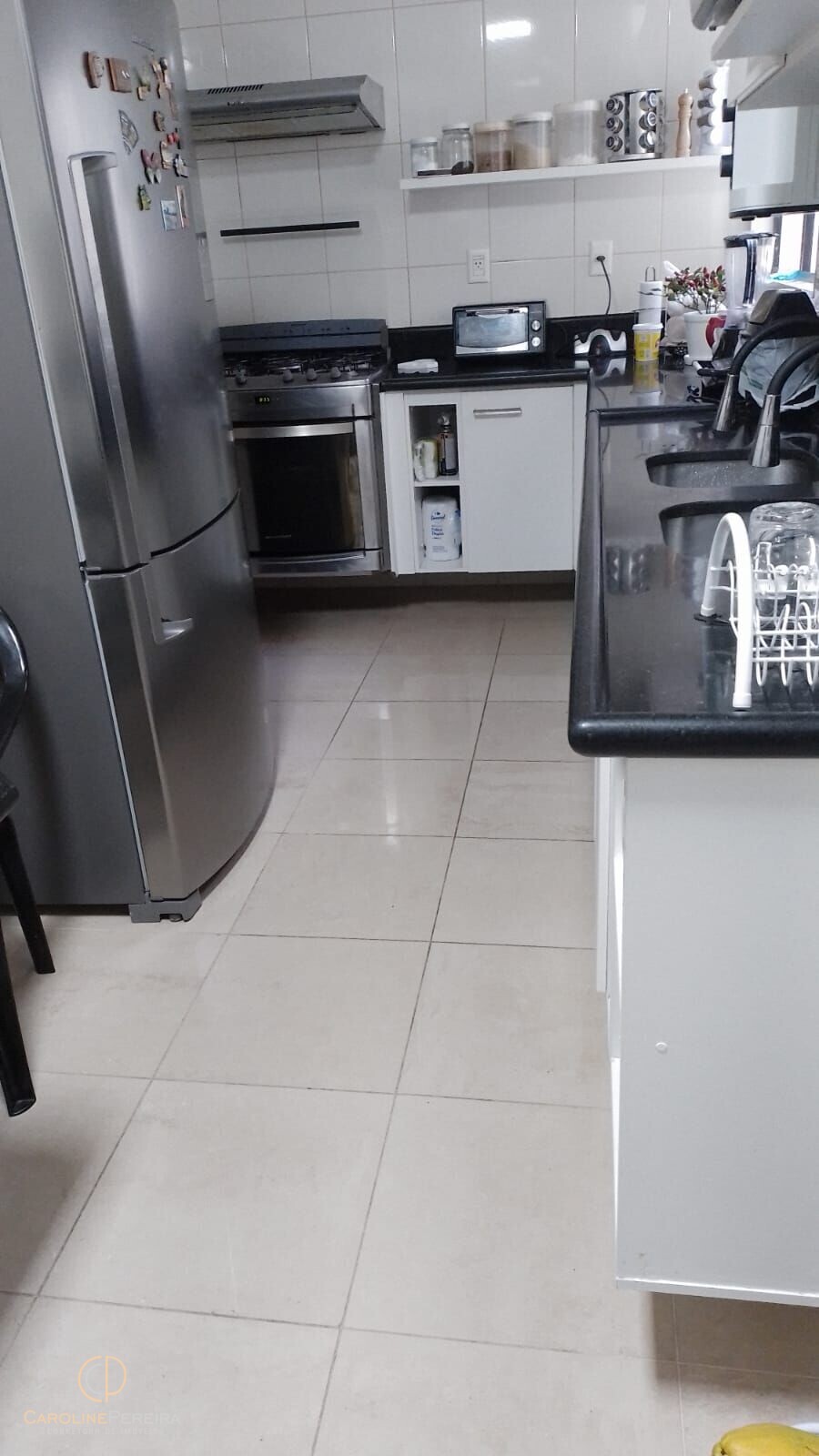 Apartamento à venda com 4 quartos, 200m² - Foto 2