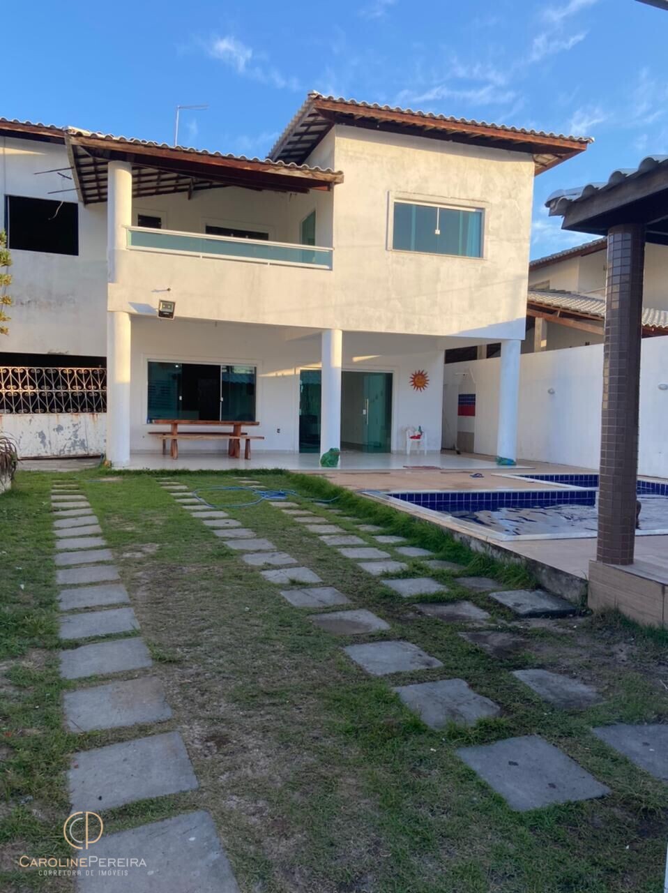 Casa para alugar com 5 quartos, 250m² - Foto 1