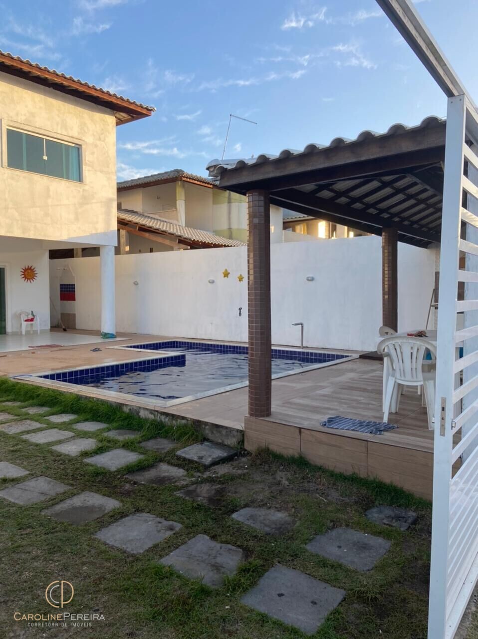 Casa para alugar com 5 quartos, 250m² - Foto 2