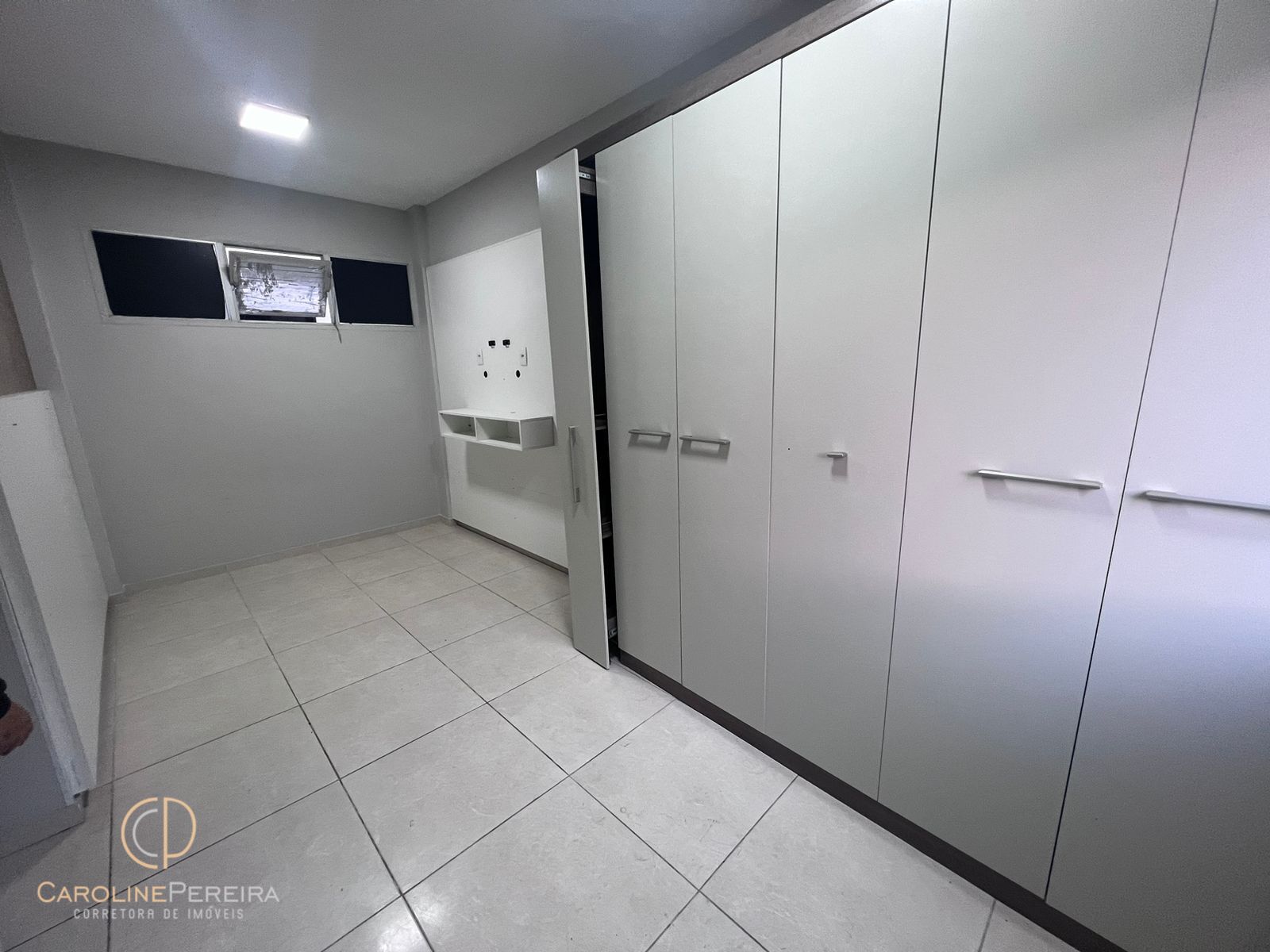 Apartamento à venda com 1 quarto, 65m² - Foto 2