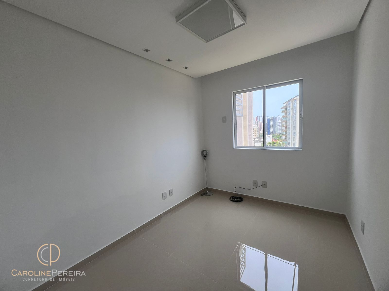 Apartamento à venda com 3 quartos, 67m² - Foto 2