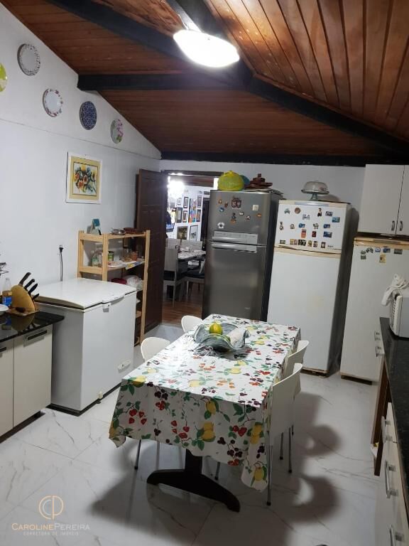 Casa à venda com 4 quartos, 30m² - Foto 19