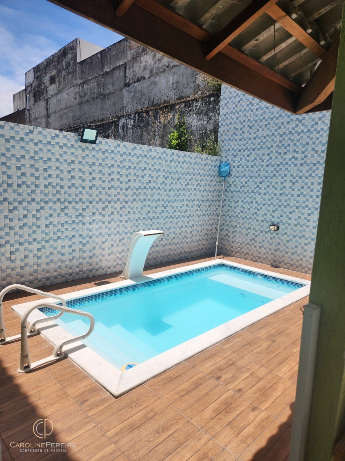 Casa à venda com 3 quartos, 140m² - Foto 1