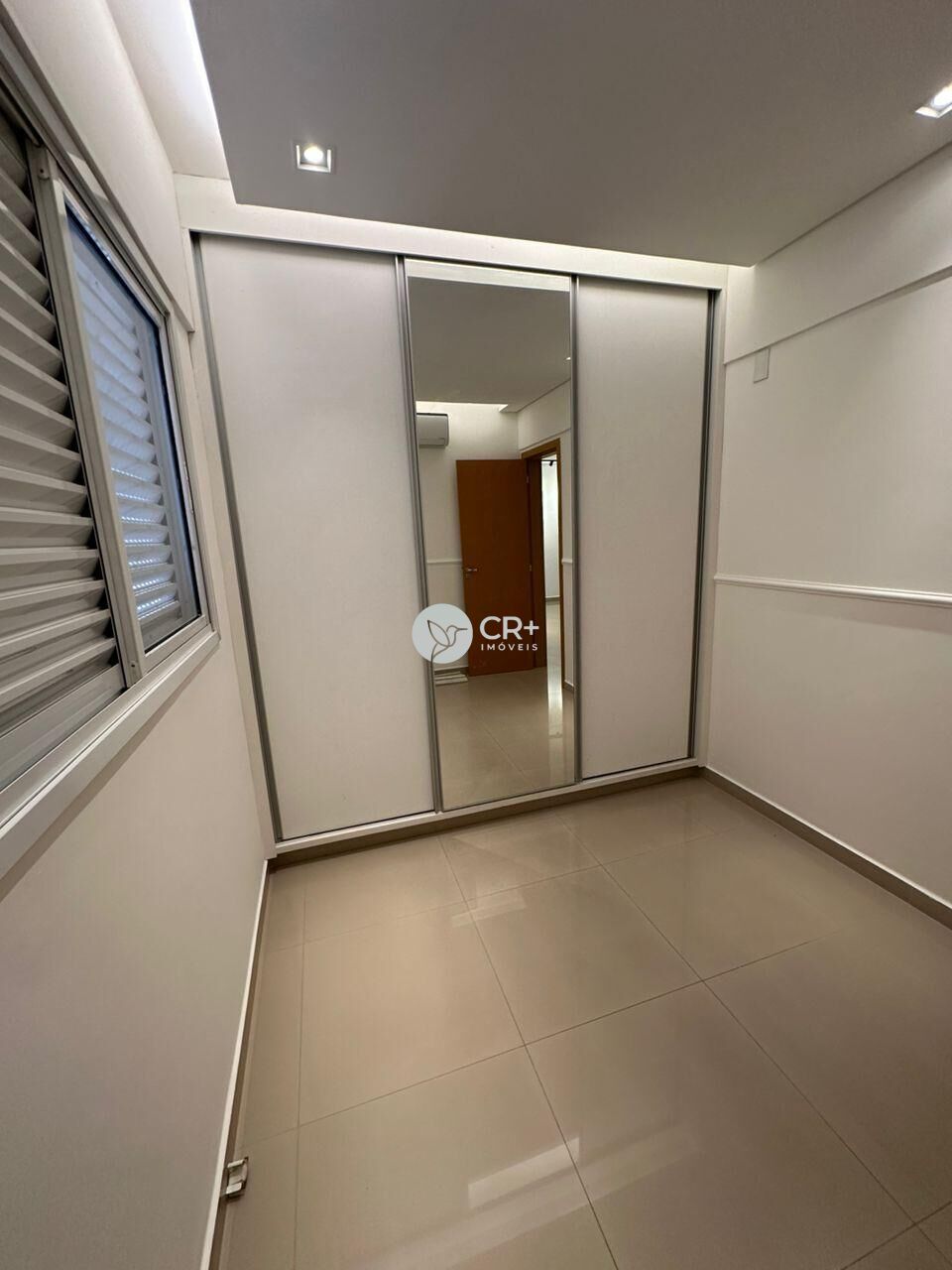 Apartamento à venda com 2 quartos, 64m² - Foto 4