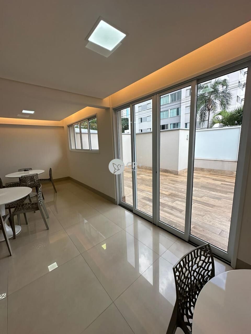 Apartamento à venda com 2 quartos, 64m² - Foto 11