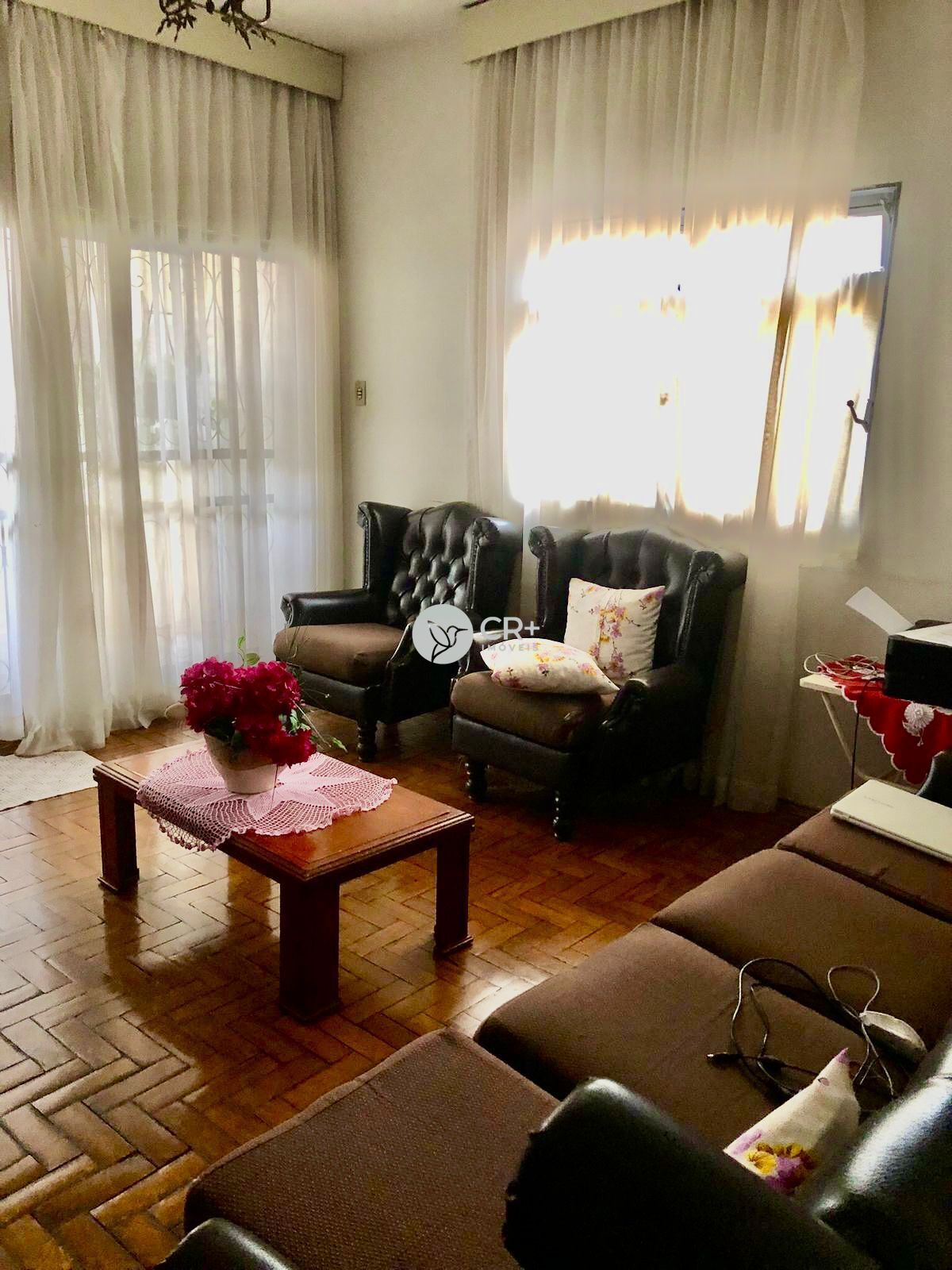 Casa à venda com 4 quartos, 440m² - Foto 1