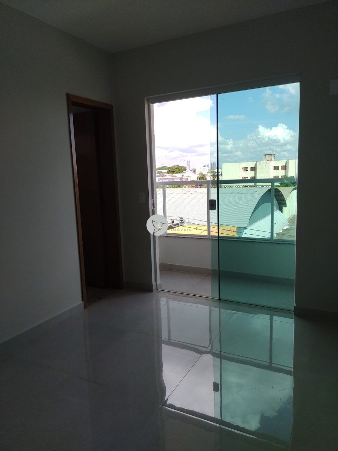 Apartamento à venda com 2 quartos, 55m² - Foto 2