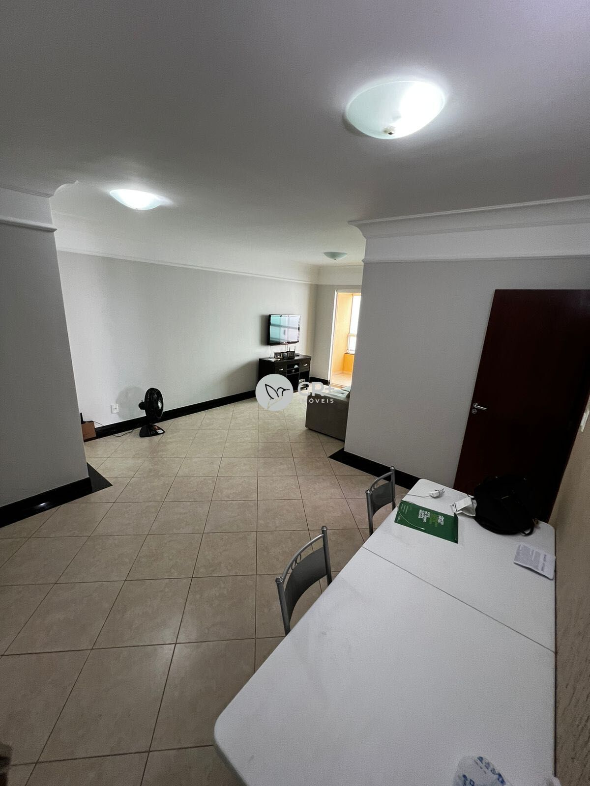 Apartamento à venda com 3 quartos, 109m² - Foto 2