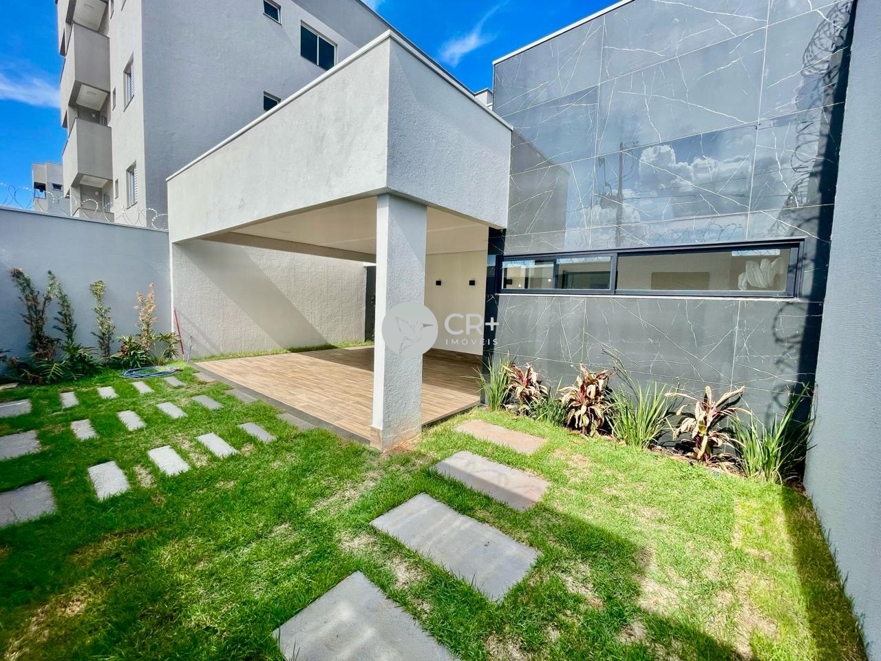 Casa à venda com 3 quartos, 165m² - Foto 2