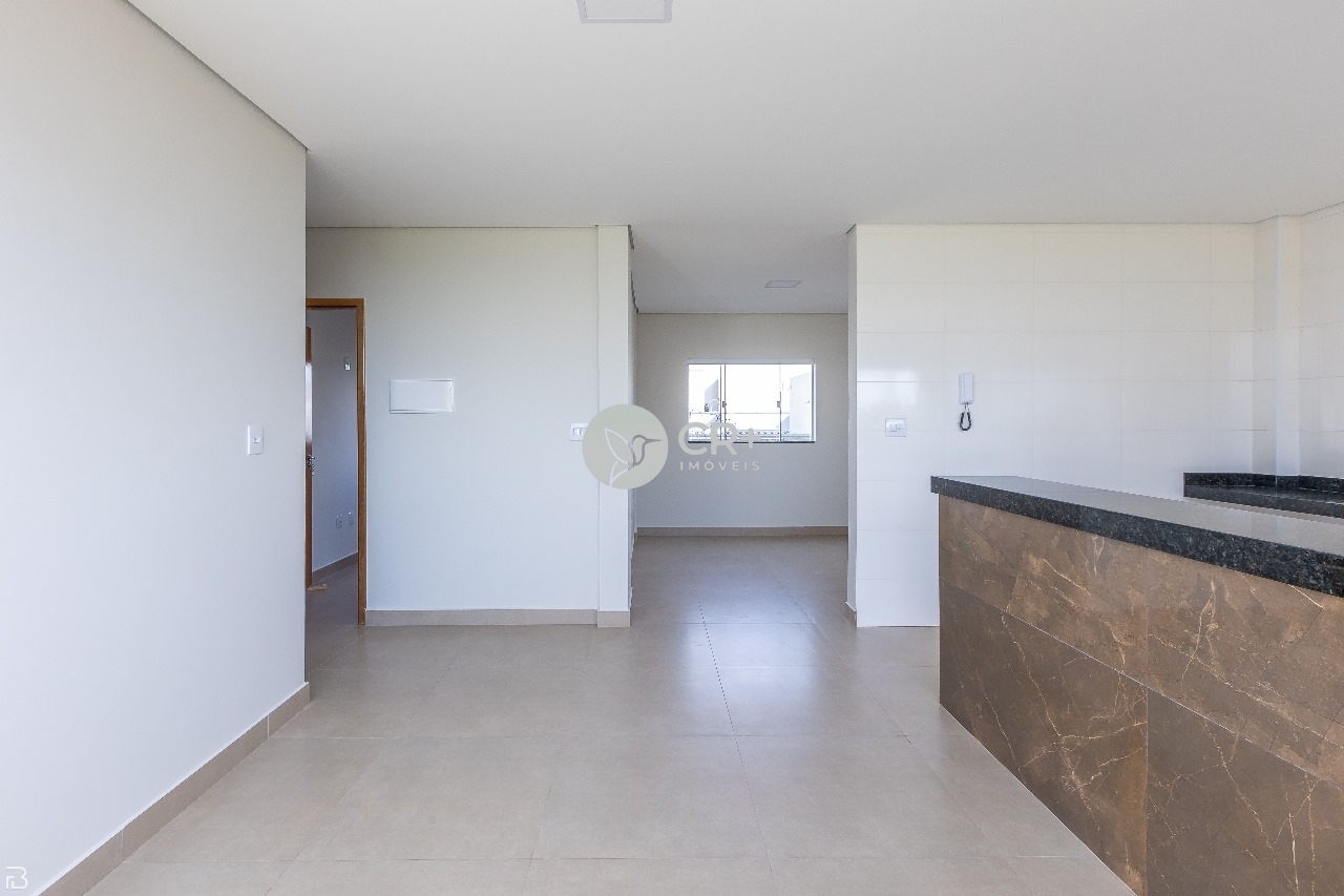 Apartamento à venda com 3 quartos, 80m² - Foto 2