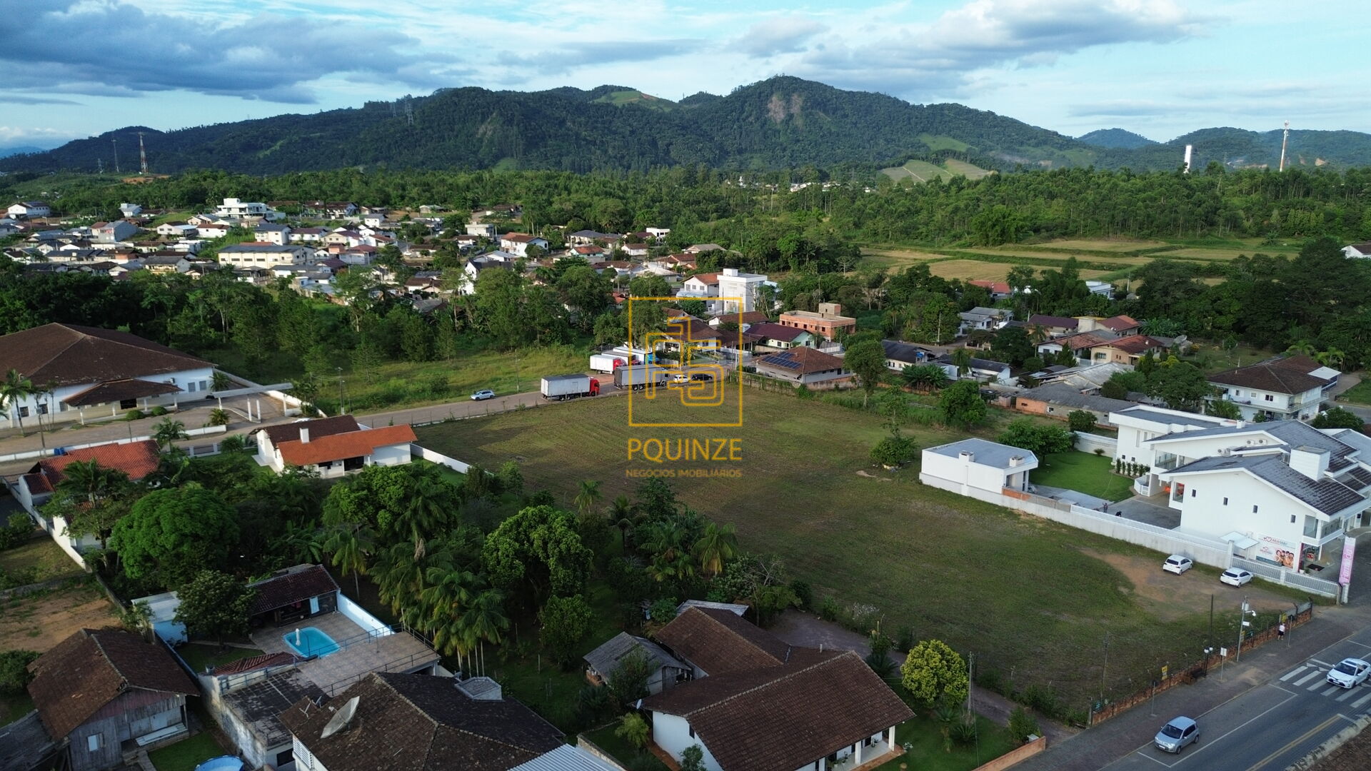 Terrenos amplos e planos no centro de Ascurra — foto 7