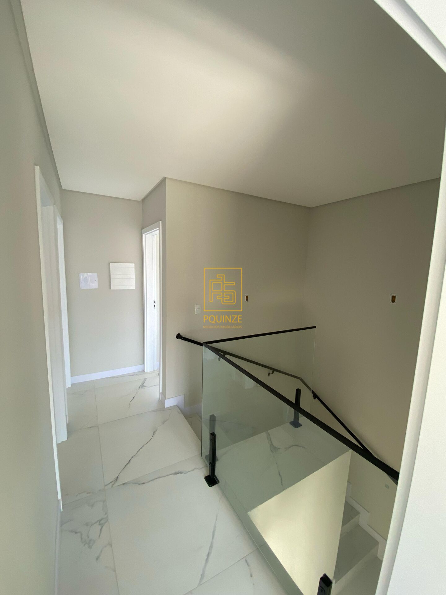 Sobrado com piscina apenas 350 metros do mar em Piçarras. — foto 5