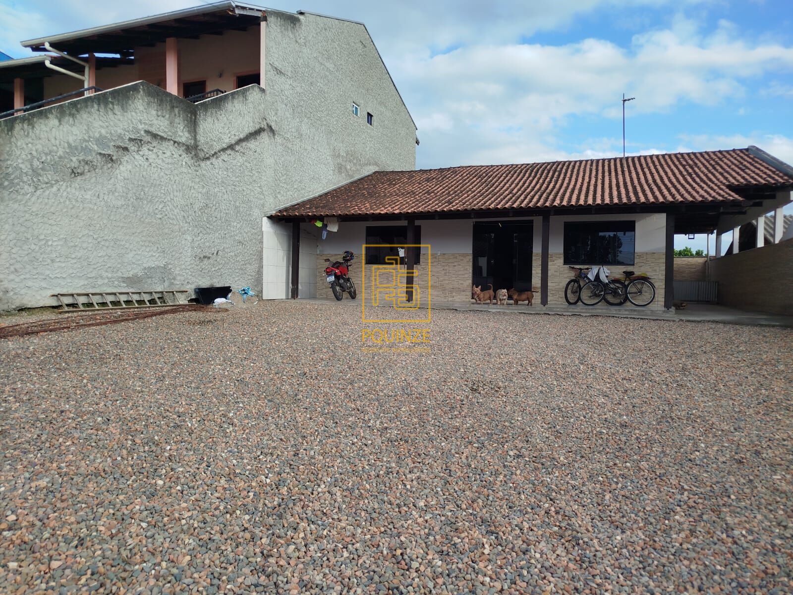 Casa com amplo terreno - foto 1