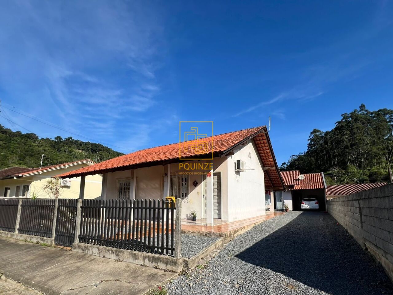 Terreno com duas casas no Centro de Rodeio - foto 1