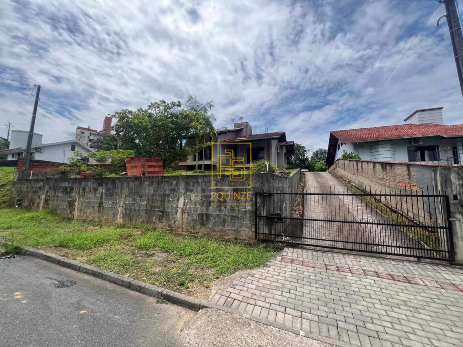 Casa com amplo quintal no bairro das Nações - foto 1