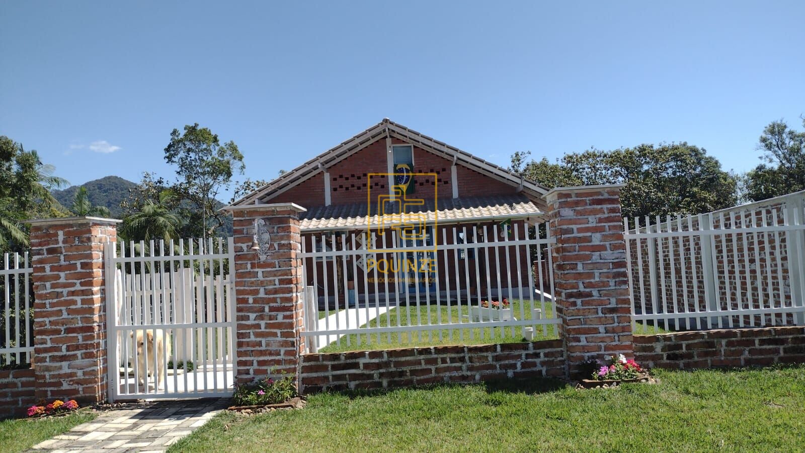 Casa de tijolinho à vista cercada pela natureza em Rio dos Cedros - foto 1