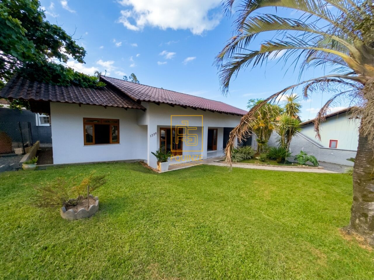 Casa com piscina e amplo terreno em localização livre de enchentes - foto 1