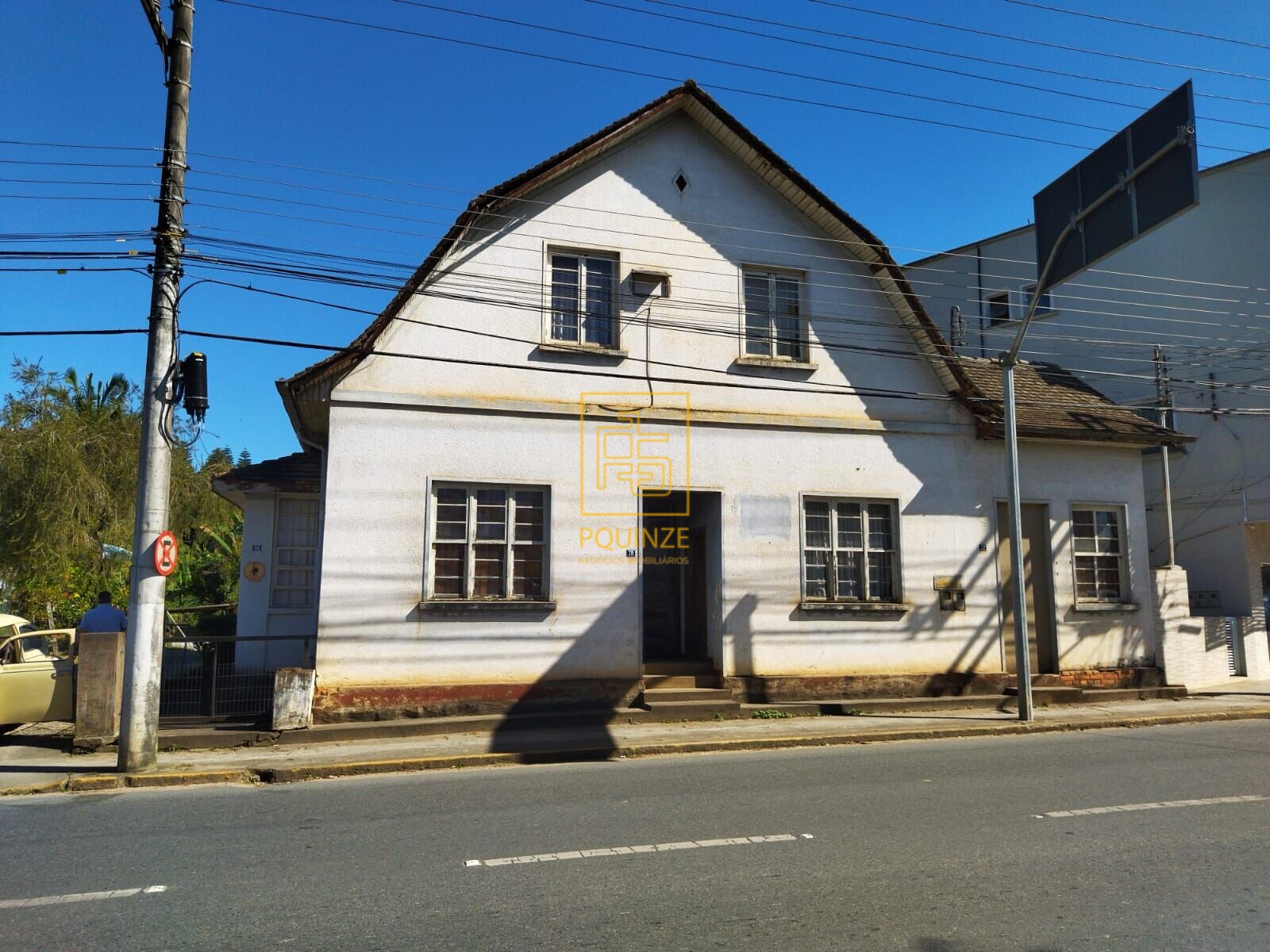 CASA NO CENTRO DE TIMBÓ - ÓTIMA LOCALIZAÇÃO PARA PONTO COMERCIAL - foto 1