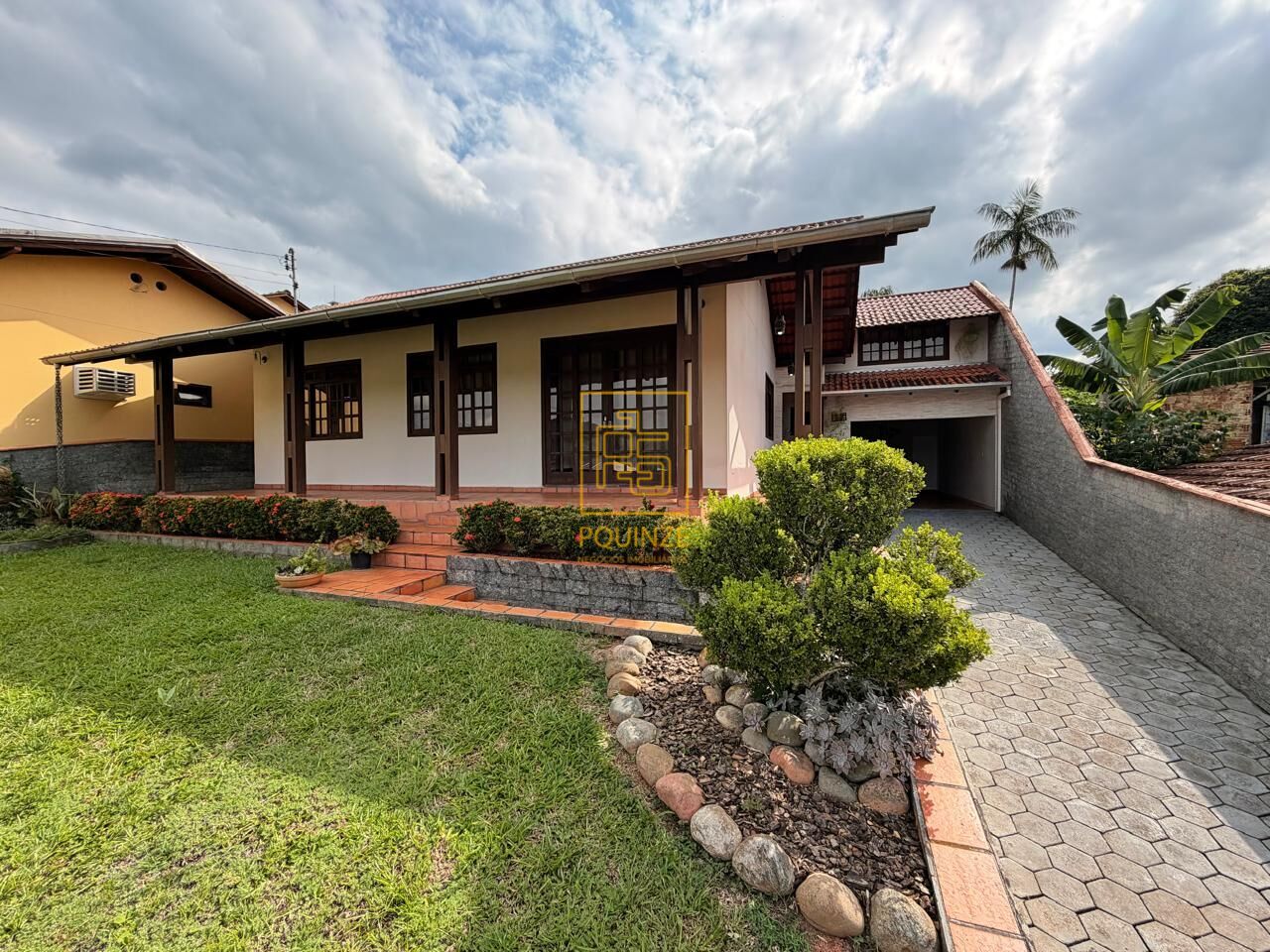 Casa com amplo jardim no bairro Quintino em Timbó - foto 1