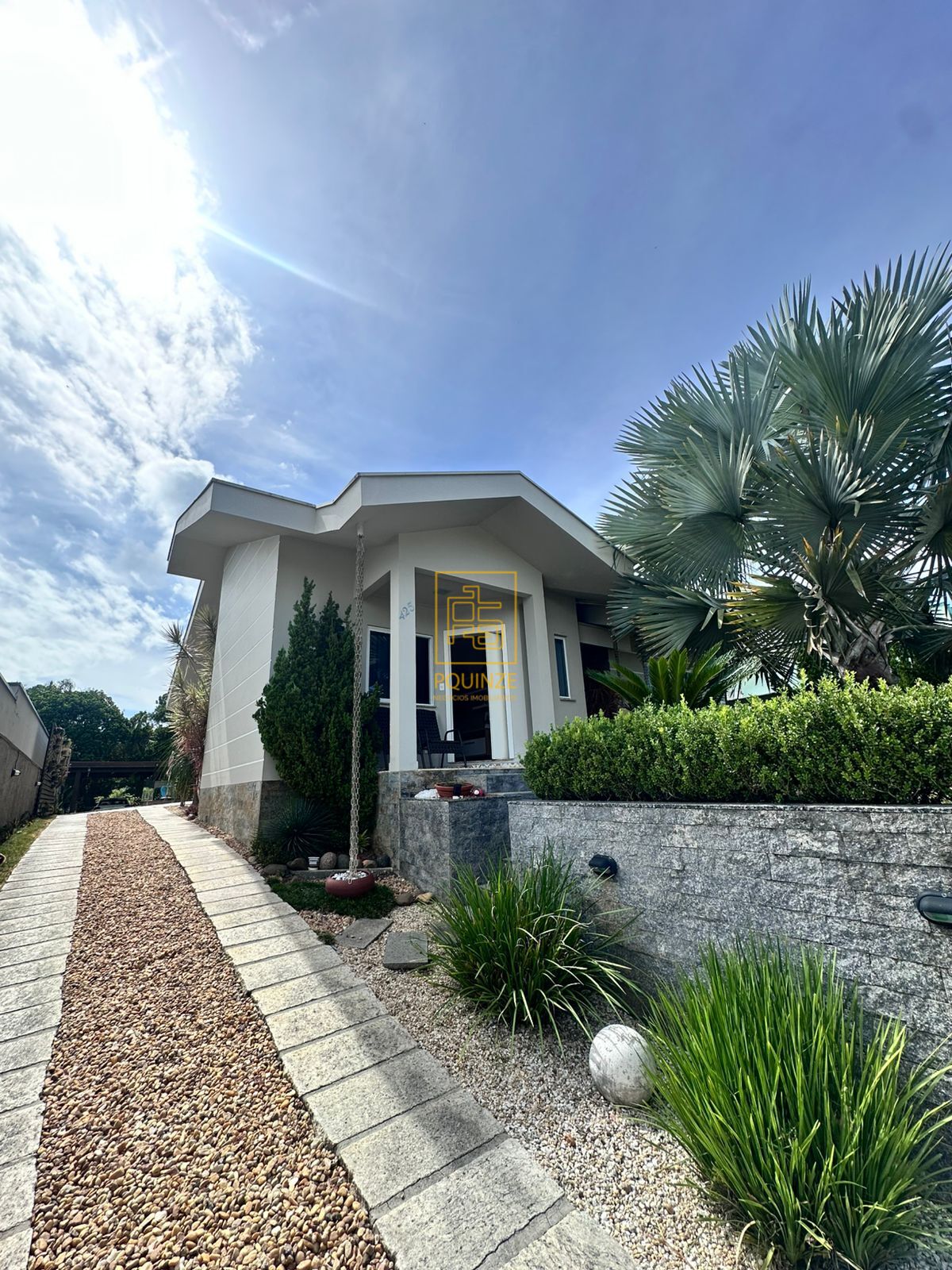 Casa mobiliada com piscina no bairro Quintino em Timbó - foto 1