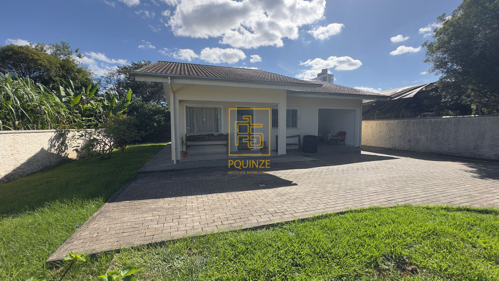Oportunidade no centro de Timbó com terreno espaçoso e localização privilegiada - foto 1