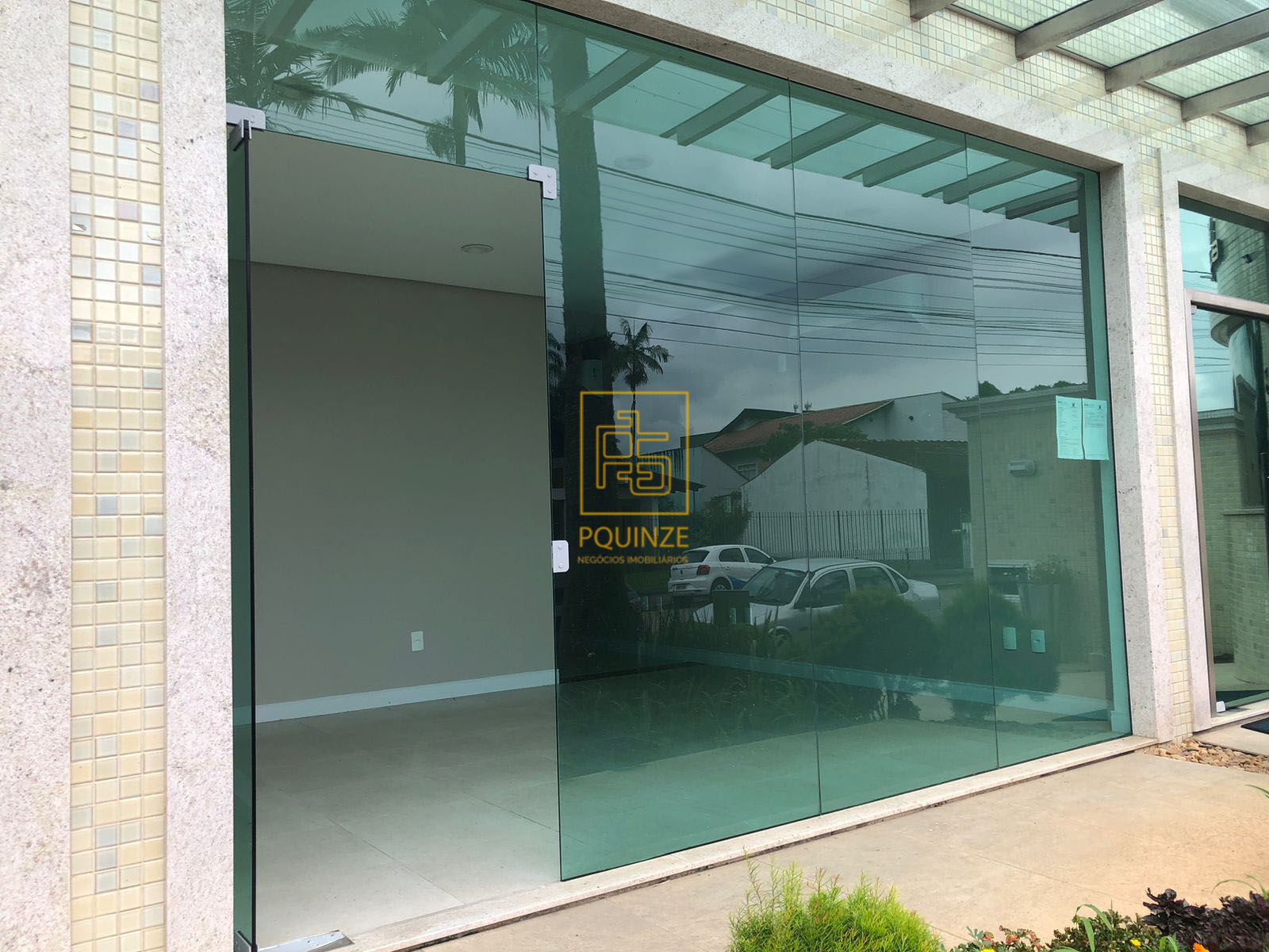 Belíssima Sala Comercial no Centro de Timbó - foto 1