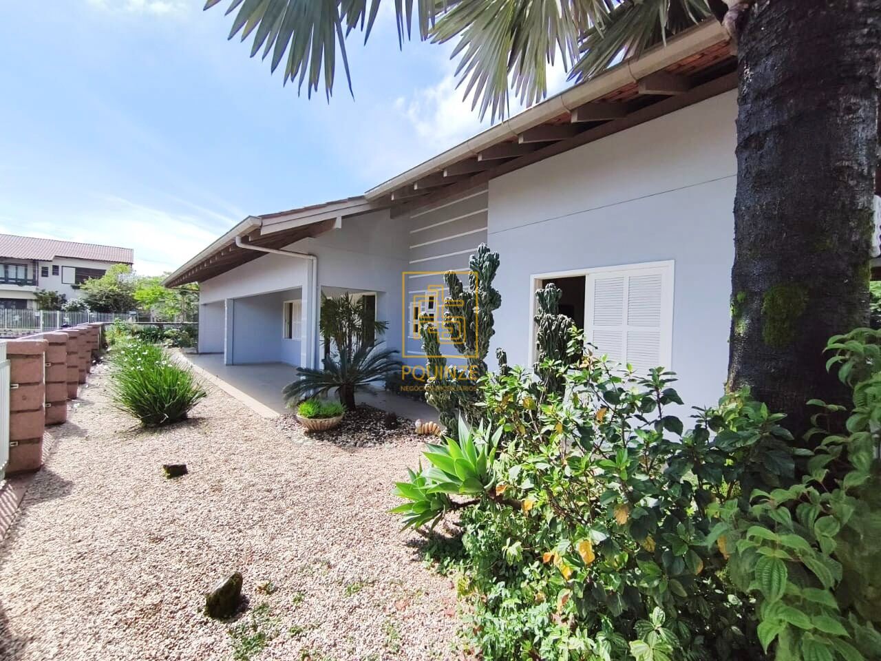 Casa com amplo terreno e energia solar próximo ao centro de Timbó - foto 1