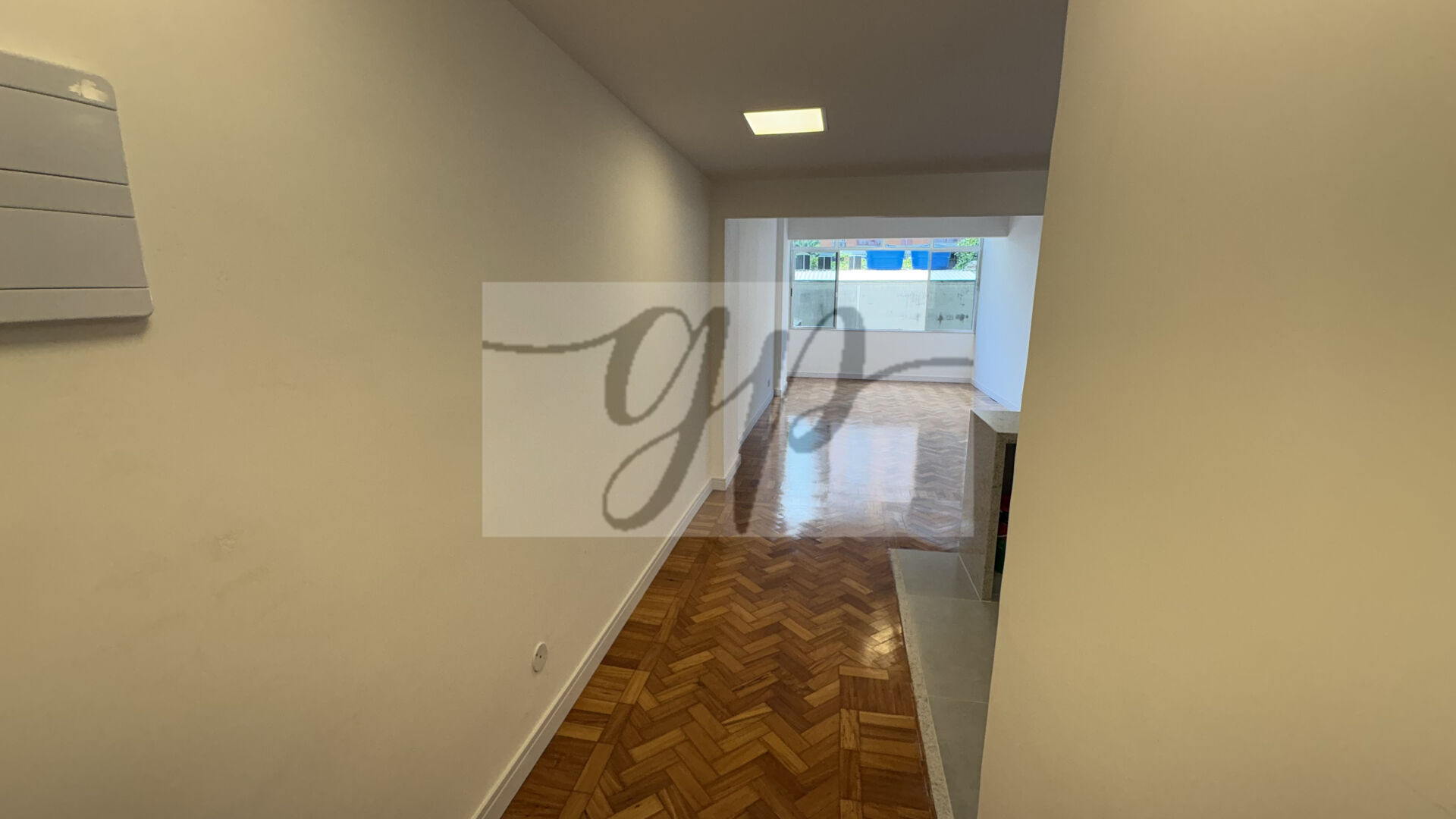 Apartamento à venda com 3 quartos, 131m² - Foto 2