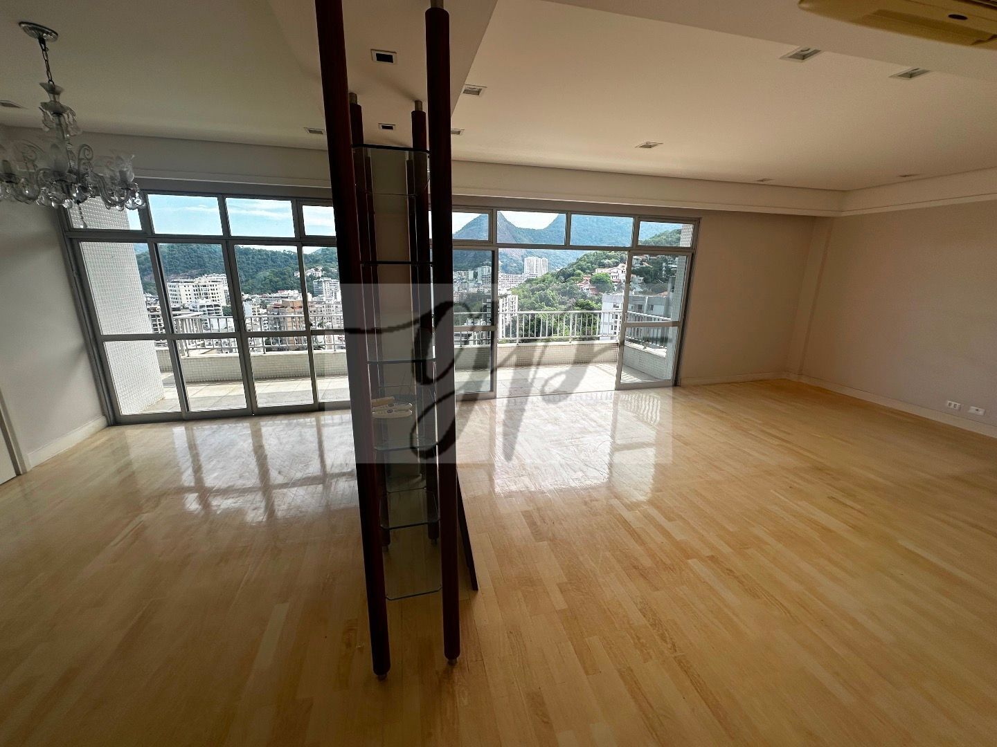 Apartamento para alugar com 3 quartos, 205m² - Foto 5