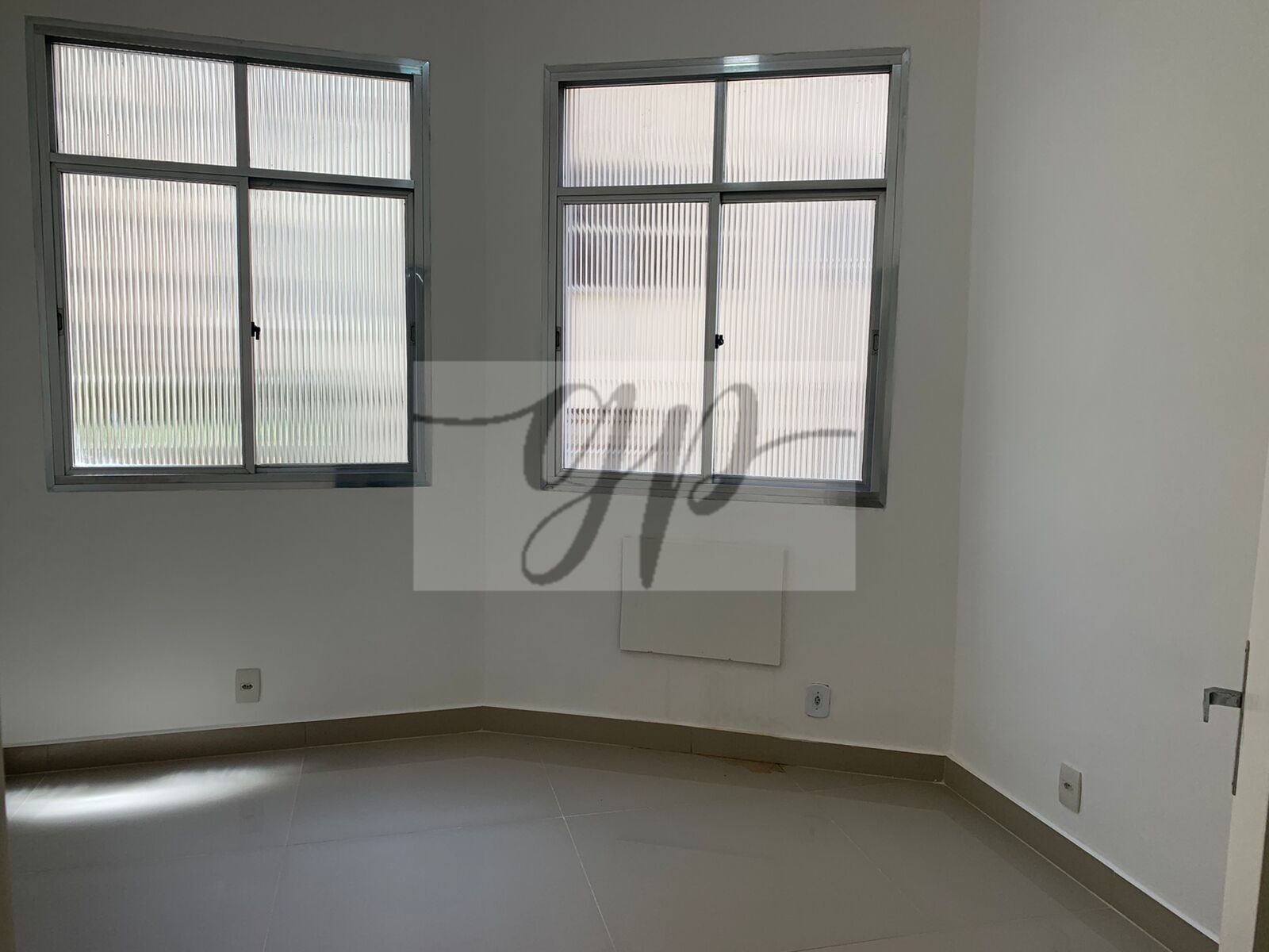 Apartamento à venda com 3 quartos, 110m² - Foto 2