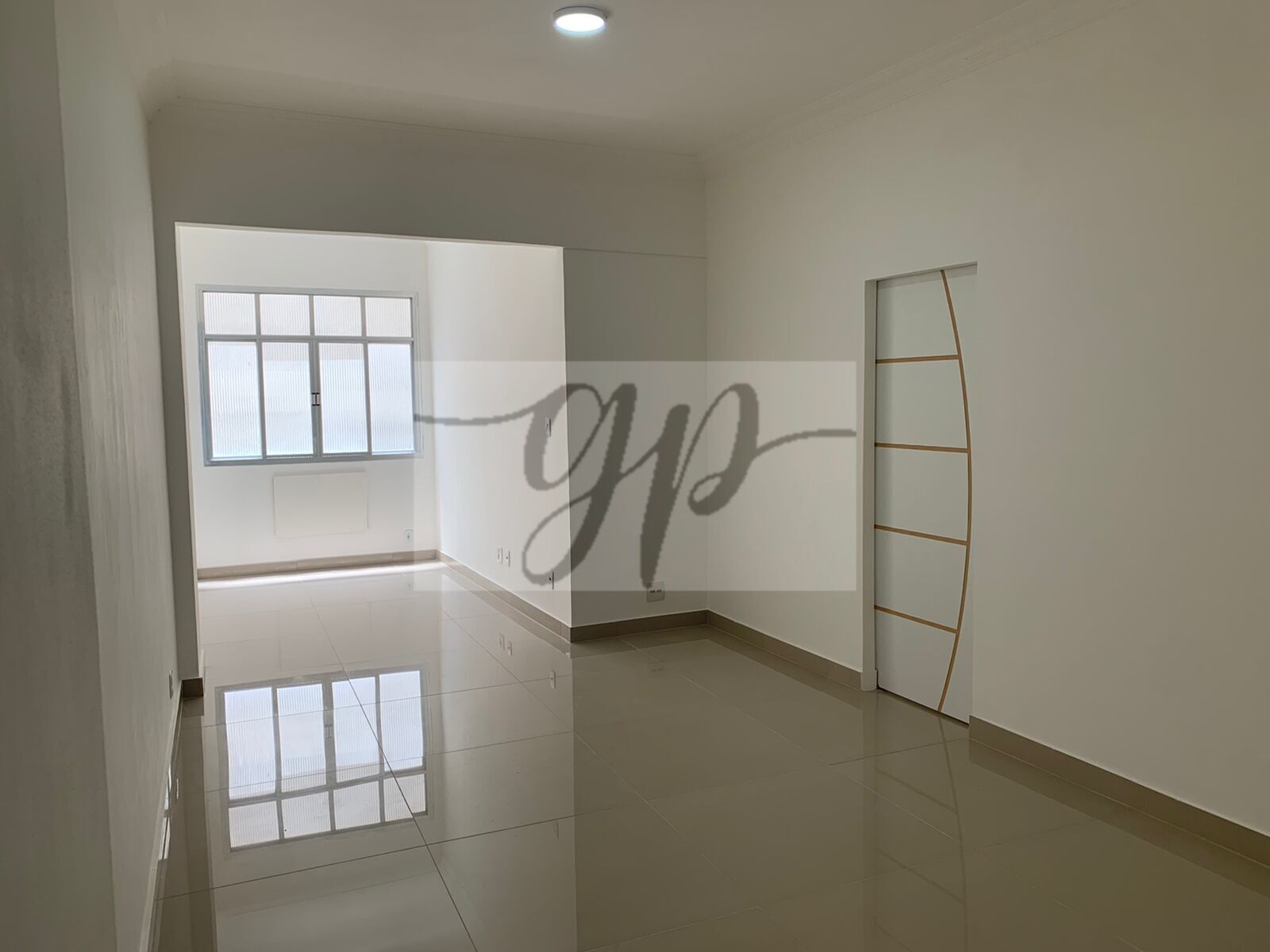 Apartamento à venda com 3 quartos, 110m² - Foto 1