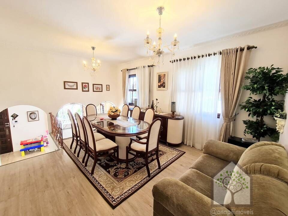 Casa à venda com 4 quartos, 220m² - Foto 14