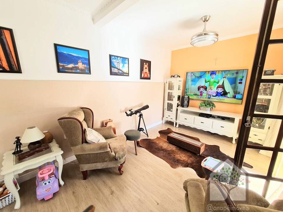 Casa à venda com 4 quartos, 220m² - Foto 12