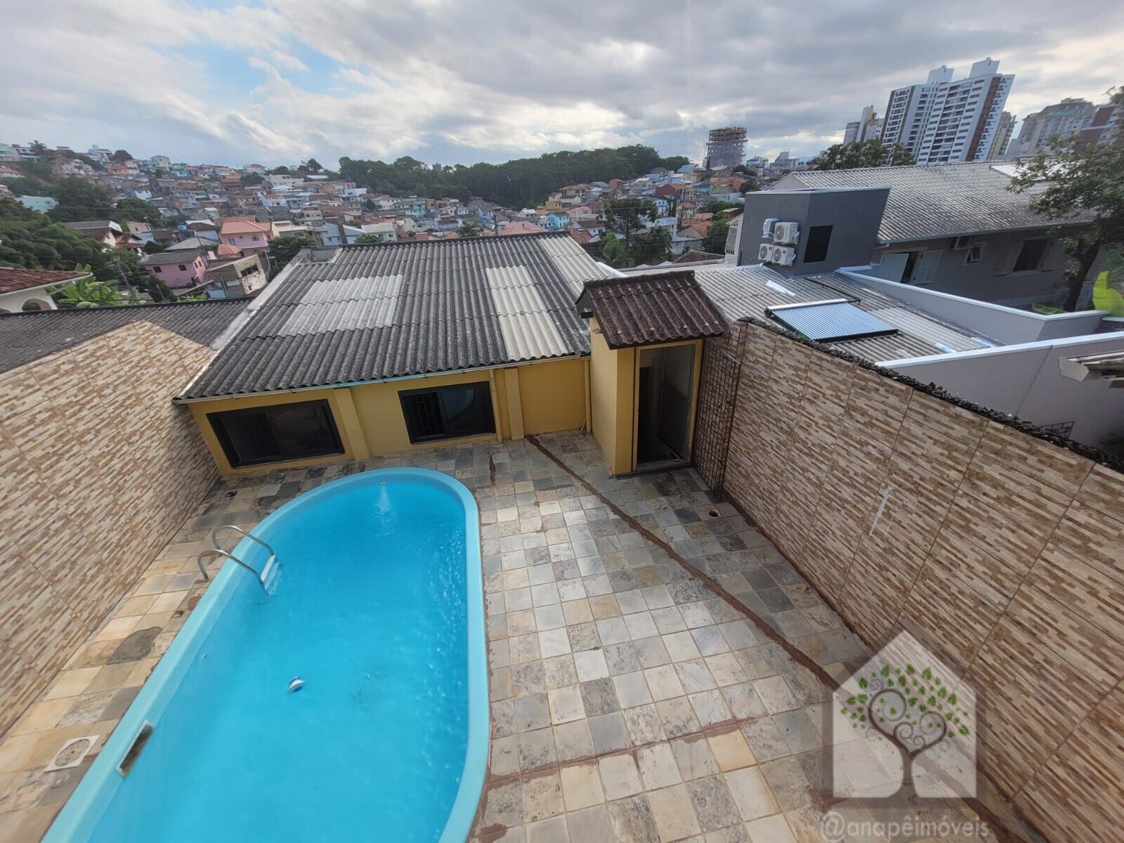 Casa à venda com 6 quartos, 291m² - Foto 6