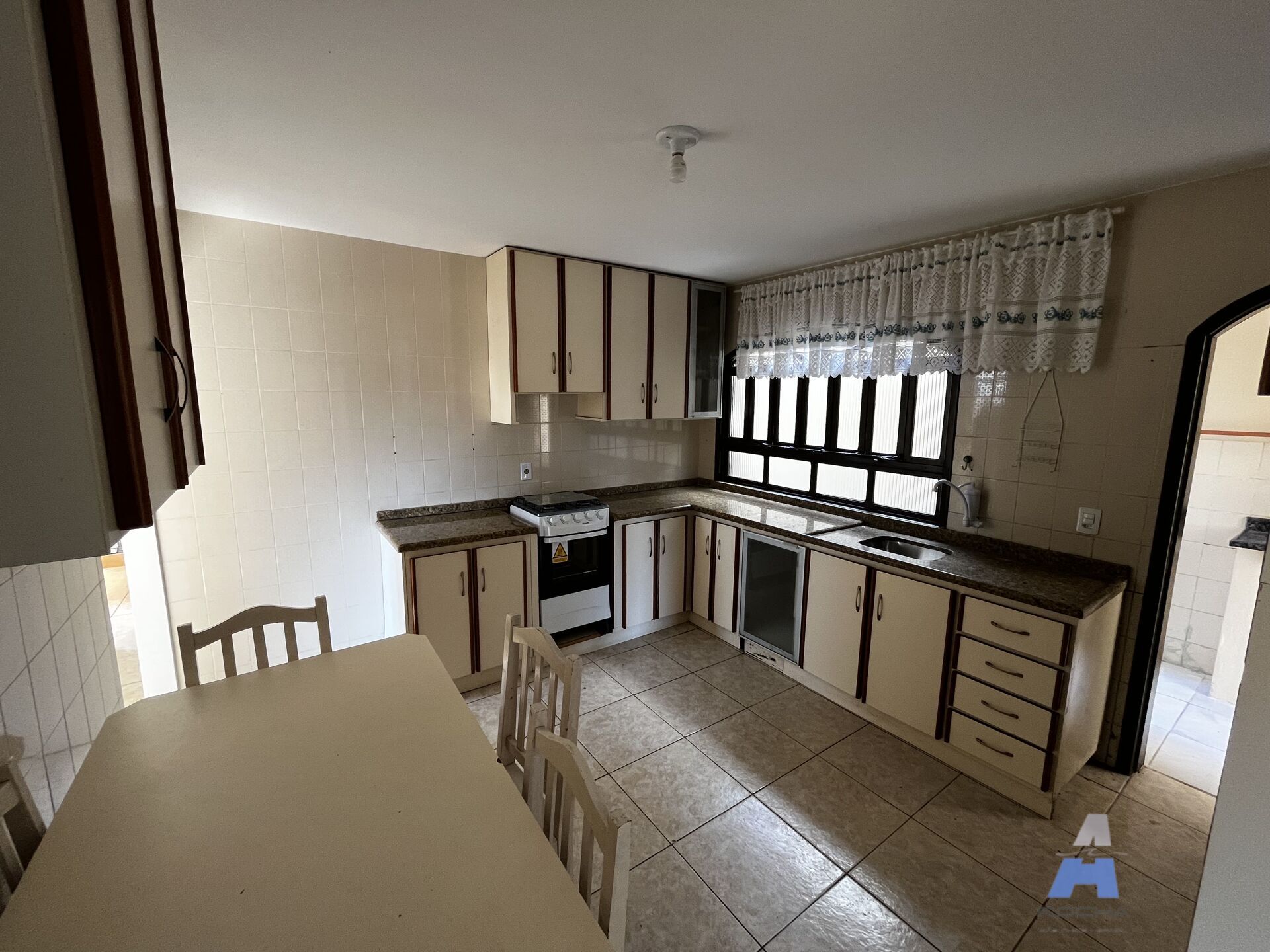 Casa, 6 quartos, 230 m² - Foto 5