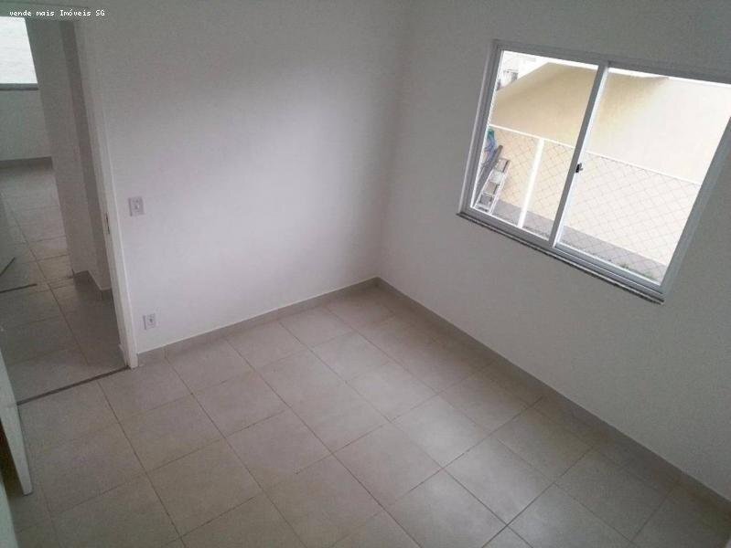 Casa à venda com 2 quartos, 65m² - Foto 11