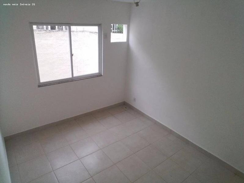 Casa à venda com 2 quartos, 65m² - Foto 16