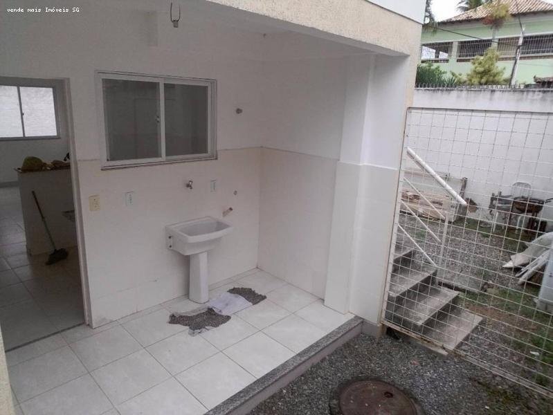 Casa à venda com 2 quartos, 65m² - Foto 18