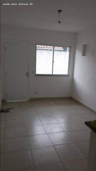 Casa à venda com 2 quartos, 65m² - Foto 14