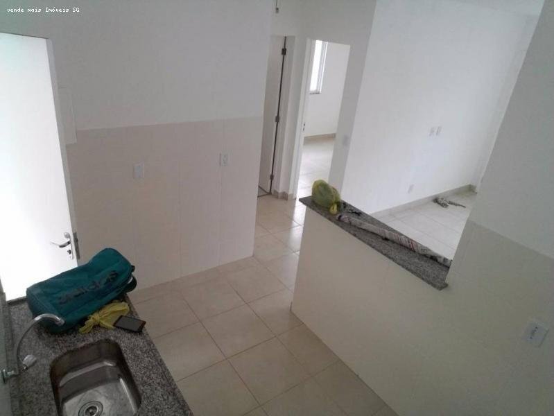 Casa à venda com 2 quartos, 65m² - Foto 9