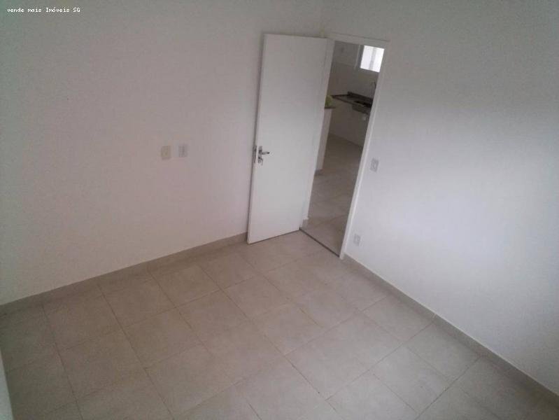 Casa à venda com 2 quartos, 65m² - Foto 15