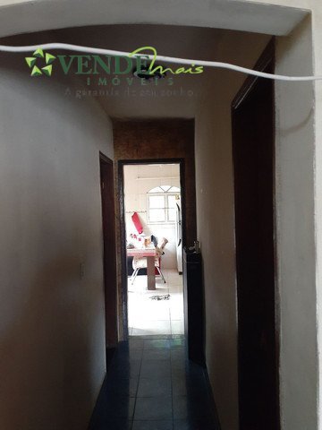 Casa à venda com 2 quartos, 240m² - Foto 2