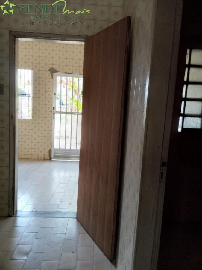 Casa à venda com 2 quartos, 100m² - Foto 5