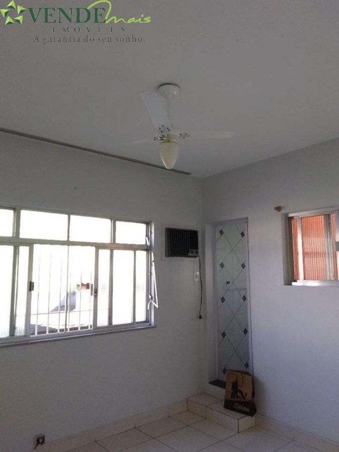 Casa à venda com 3 quartos, 160m² - Foto 2