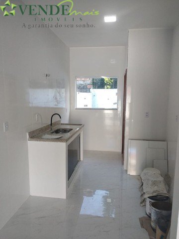 Casa à venda com 3 quartos, 75m² - Foto 2